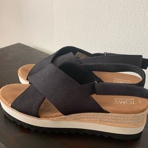 Women Toms sandals size 11
